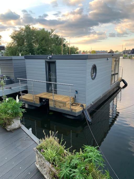 Unique New Houseboat Moored 4 Apartment Zwartsluis Exterior photo